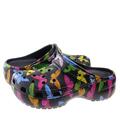 buty 207239-0ZK Crocs klapki na platformie Crocs
